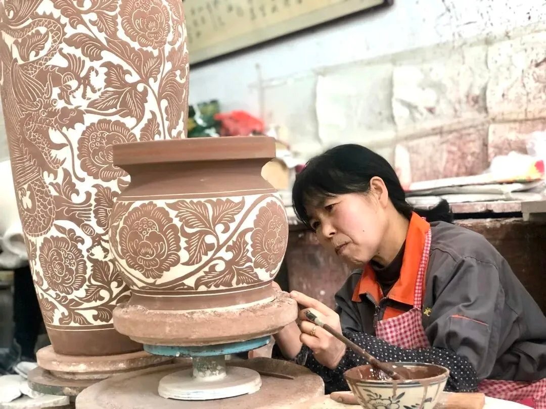Contemporary ceramic work in Chenlu