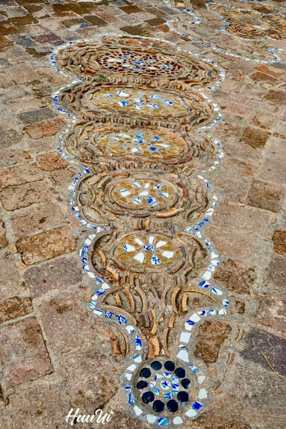 Contemporary ceramic work in Chenlu