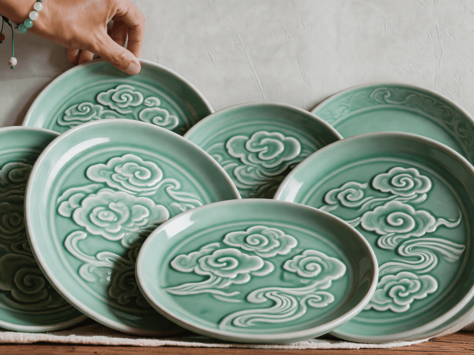 A study of related Chenlu ceramic plate forms
